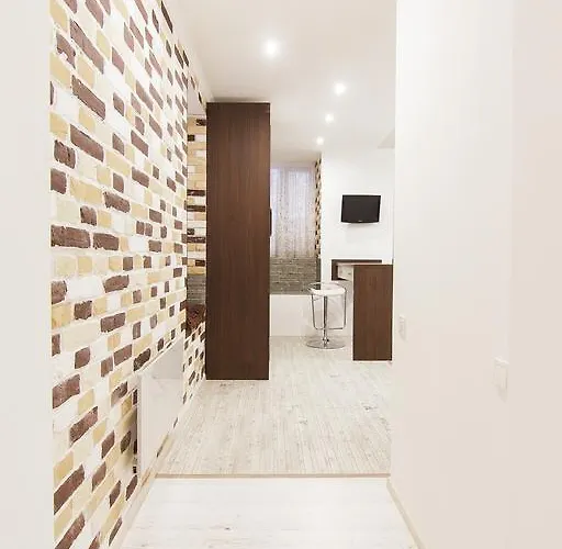 Club Near Deribasovskaya *