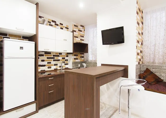 Club Near Deribasovskaya *